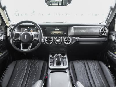 Great Wall начал продажи рамного внедорожника WEY Tank