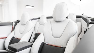 Tesla Model S лишилась крыши и пары дверей в исполнении итальянских тюнеров