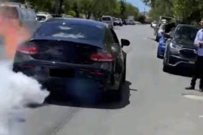 Видео: австралиец во время неудачного «бернаута» сжег Mercedes-AMG C63 S и получил повестку в суд