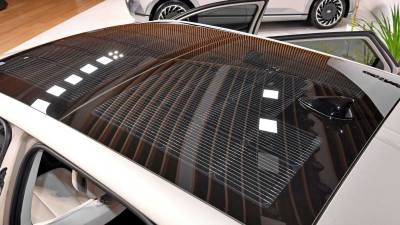 Первый массовый электромобиль Hyundai: эффектный ретродизайн и огромная колесная база