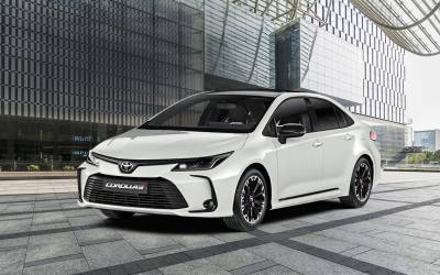 Спортверсии Toyota Corolla и C-HR: старт продаж и цены
