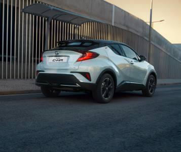 В России начались продажи «оспортивленных» и Corolla GR Sport