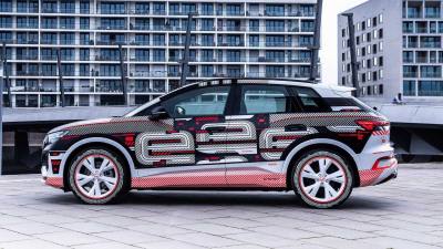 Audi показала салон электрического кроссовера Q4 e-tron: самый большой сенсорный экран и ассистент «Эй, Ауди»