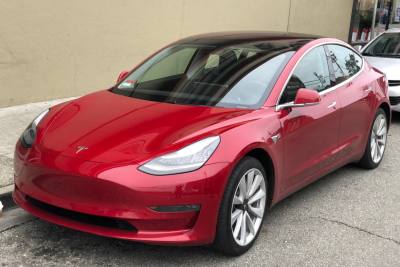 Илон Маск объявил о начале продаж Tesla за биткоины