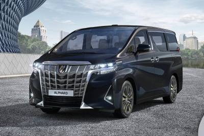 Какой будет новая Toyota Alphard: слухи из Японии