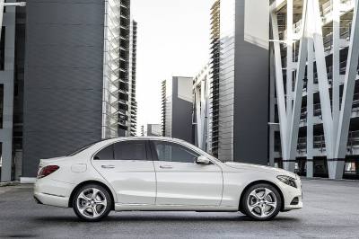 Mercedes-Benz отзывает по всему миру более 264 000 машин из-за риска возгорания