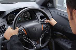 Обновленный седан Honda Legend первым в мире получил автопилот третьего уровня
