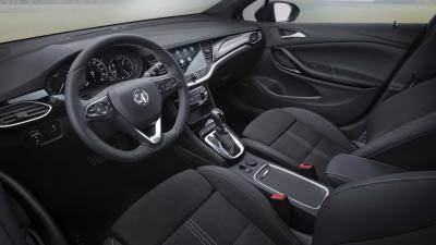 Opel испытывает прототипы Astra следующего поколения