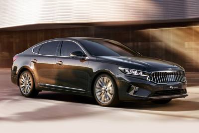 Полноразмерный седан Kia K8: первые фото салона 