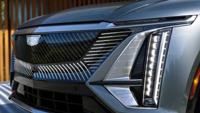 Cadillac показал серийную версию своего первого электромобиля Lyriq