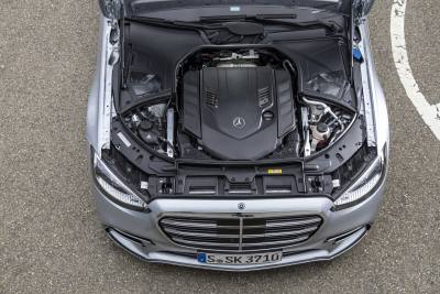 До России добрался Mercedes-Benz S-Class W223 c двигателем V8