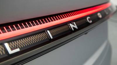  Zephyr Reflection: марка возвращается к седанам