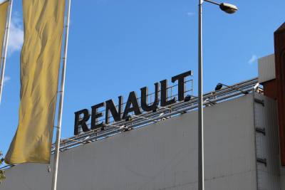 «Максималку» автомобилей Renault ограничат 180 км/ч