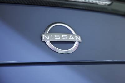 Nissan представил GT-R Nismo 2022 года: больше карбона и новый цвет